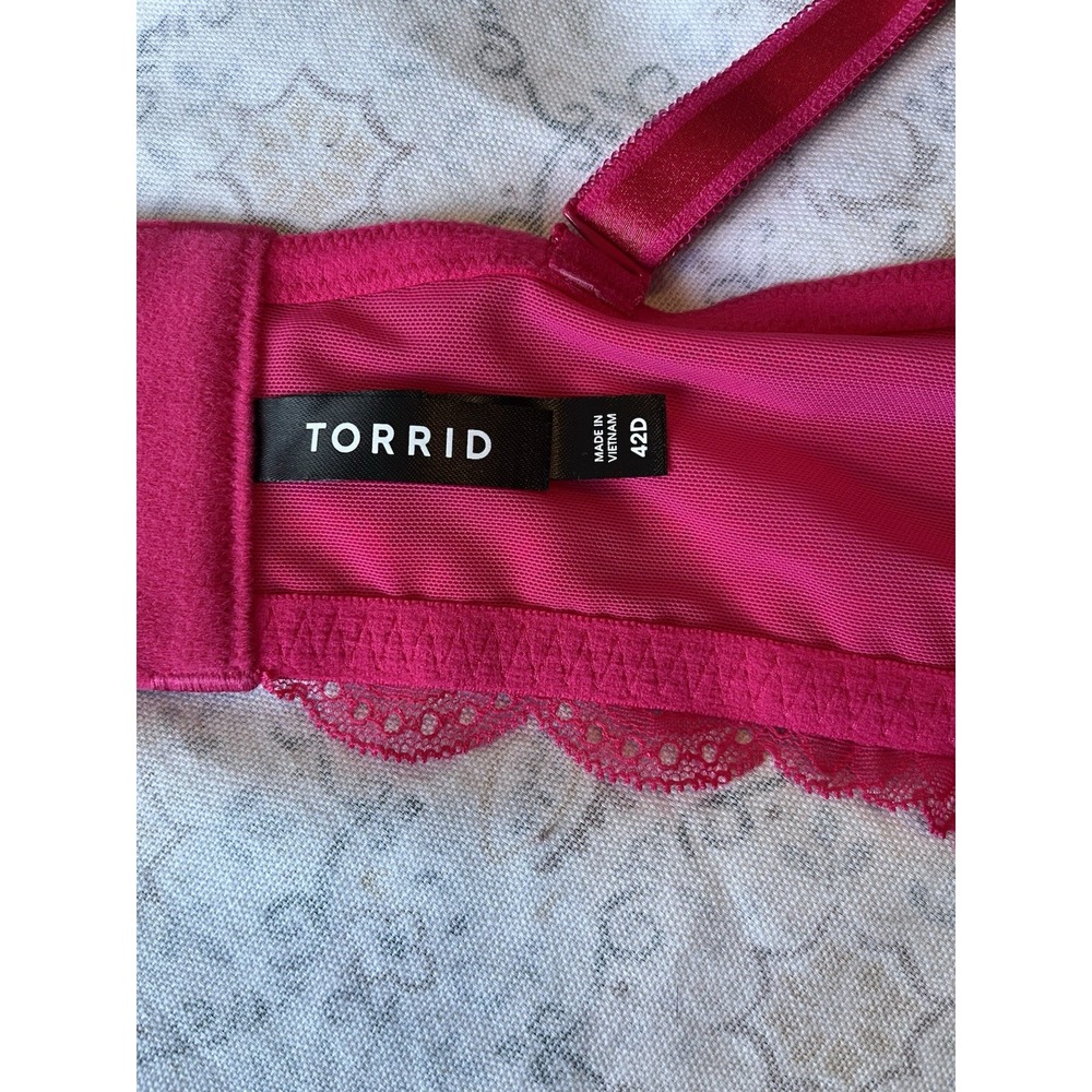 TORRID, Women's Bra,‎ 42D Plunge Push-up Chelsea Lace, Heart Diamond Strap Pink - Picture 8 of 14